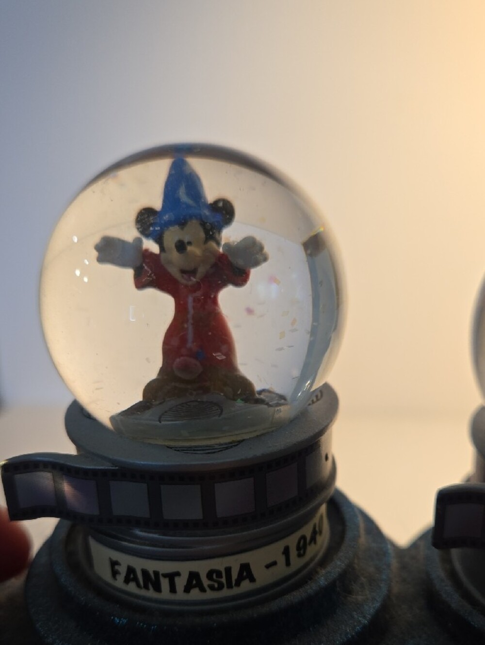 Mickey Mouse Through the Years ceramic gift set MIB Disneyland Resort 3 globes - Picture 6 of 7